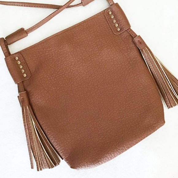 Simple Chic Brown Tassel Crossbody Bag - Picture 5 of 8